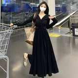 Long-Sleeved New 2025 Design French Temperament Dress Retro-Skinny Bottom Wrinkles