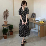 French Retro Floral Sen Series Orange Pear Summer New Broken Floral Dress Women's Wearing V-Neck A-Dress Reduction Age