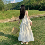 2025 French Super Fairy Summer Vacation Burning Flower Brooch High Sensational Dress White Suspension Dress